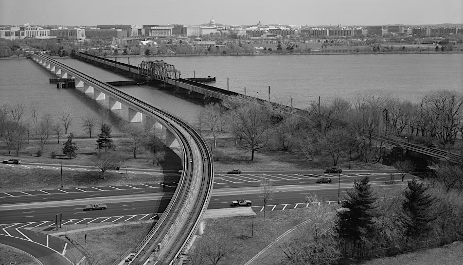the last bridge constructed across the Potomac River in the 2oth Centrury was the Metrorail bridge named for Charles R. Fenwick