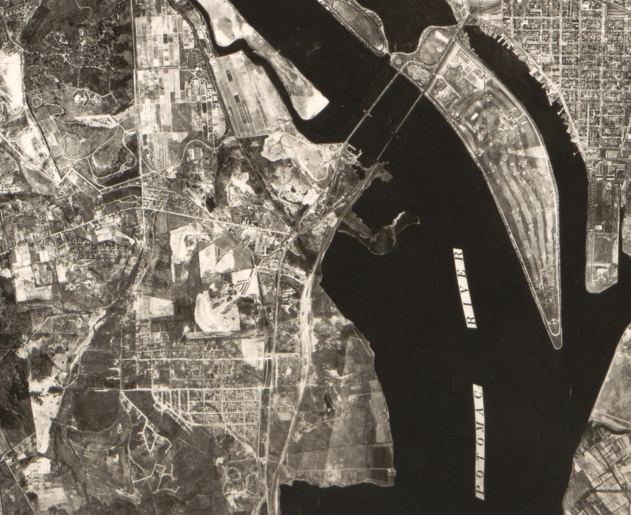 Potomac River shoreline downstream of Long Bridge in 1928, prior to construction of National Airport