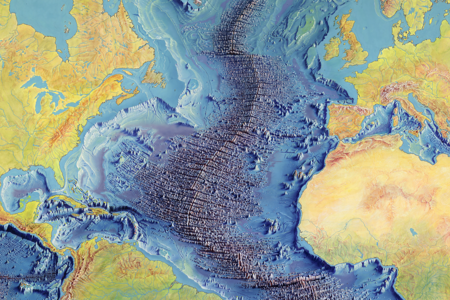 east of the Outer Continental Shelf lies the Abyssal Plain and the Mid-Atlantic Ridge