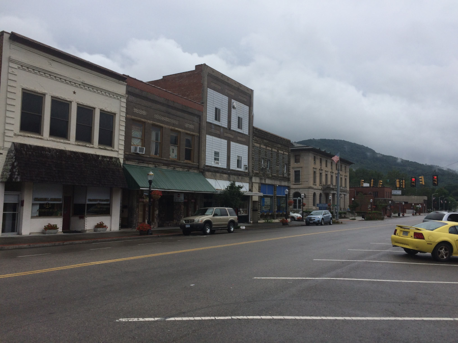 brick buildings are not common in the commercial section of Big Stone Gap