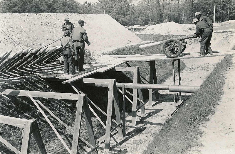 Civilian Conservation Corps reconstructing Revolutionary War earthworks at Yorktown, after 150 years of erosion