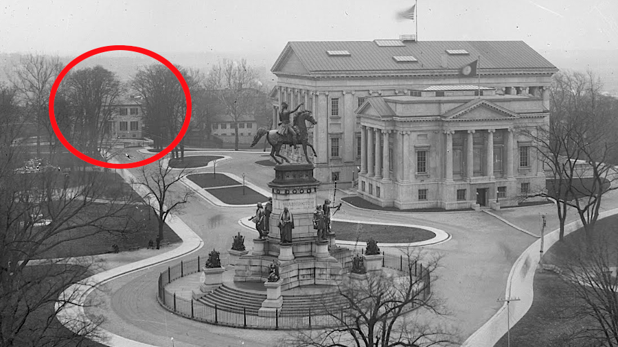 the Capitol dwarfs the Executive Mansion (circled)