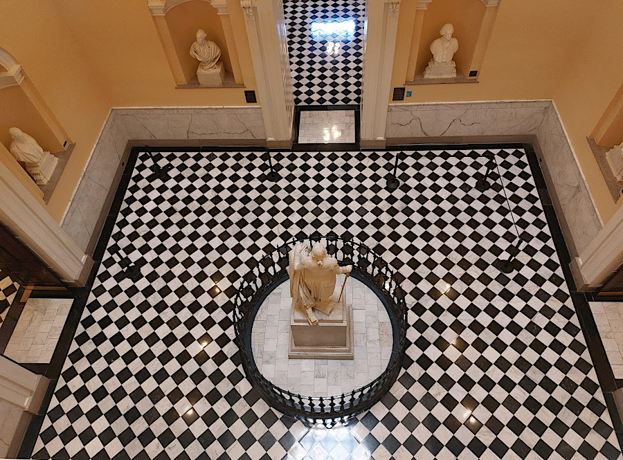 the Jean-Antoine Houdon statue of George Washington was installed in the State Capitol in 1796
