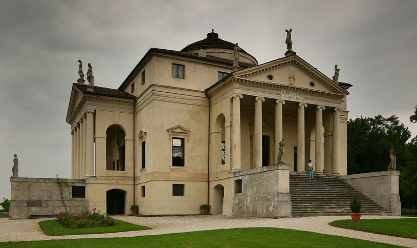 Thomas Jefferson suggested modeling the governor's home in Richmond on the Villa Rotunda in northern Italy