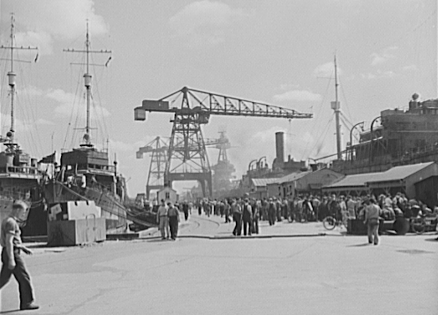huge cranes were used to transport heavy parts when constructing ships in 1941