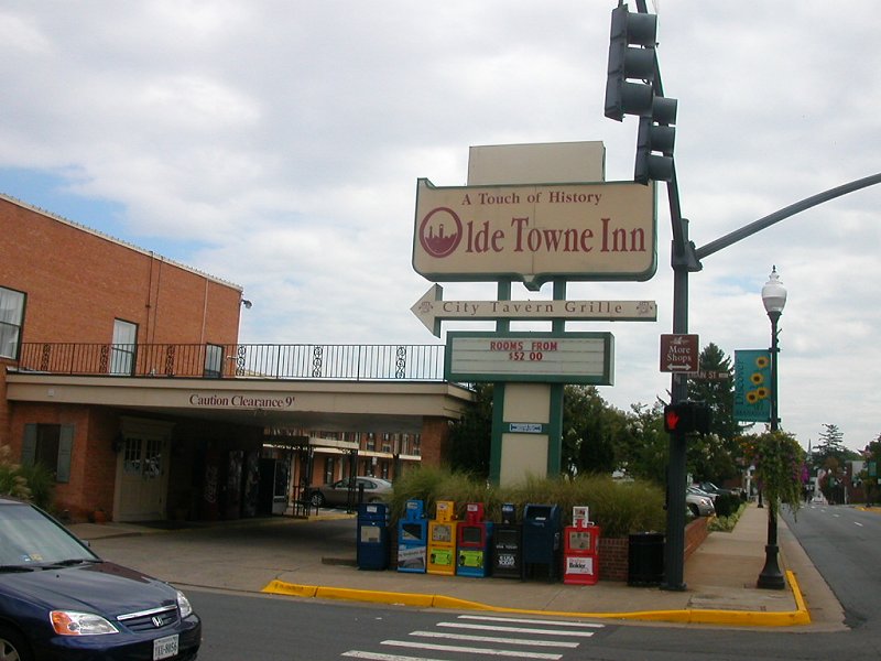 Note Olde Towne spellling - an attempt by motel owner to create a colonial-era connection for a city that did not exist until the Civil War