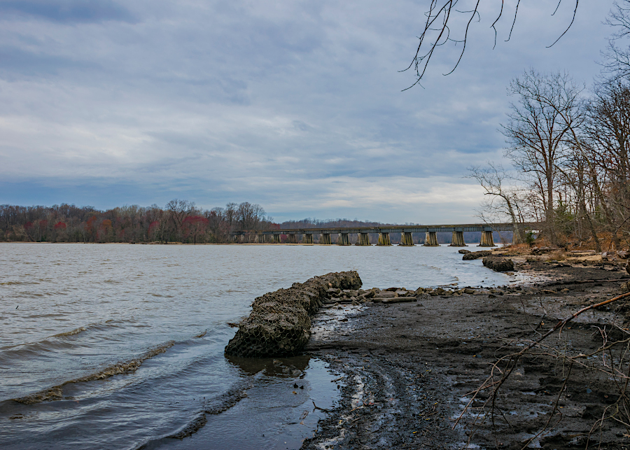 new railroad bridges could be designed to carry the Potomac Heritage National Scenic Trail across creeks in Prince William County, but boardwalks in county parks offered an alternative