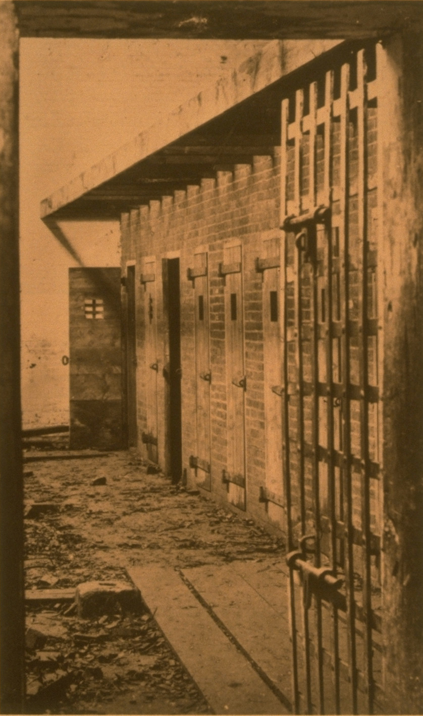 the Alexandria slave pen imprisoned people until they were transported for sale