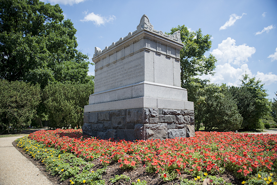 the bones of 2,111 soldiers were collected from cemeteries between Bull Run and the Rappahannock River and reburied in a masonry vault in September 1866