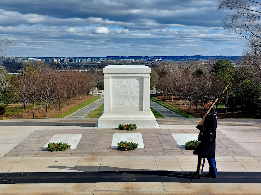 Tomb of the Unknowns in Arlington National Cemetery