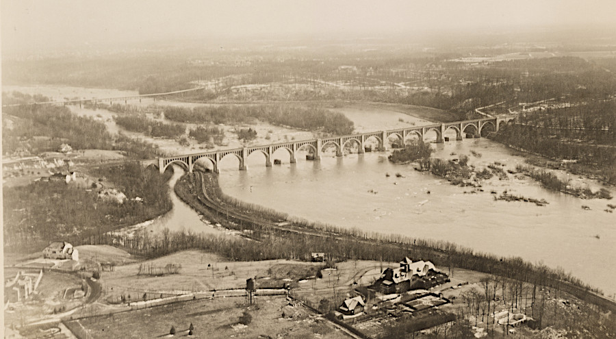 Atlantic Coast Line bridge over James River in 1920