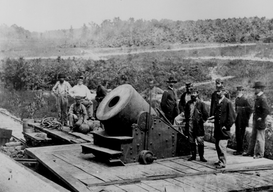 the Dictator was transported by rail to be within striking range of Confederate defenses