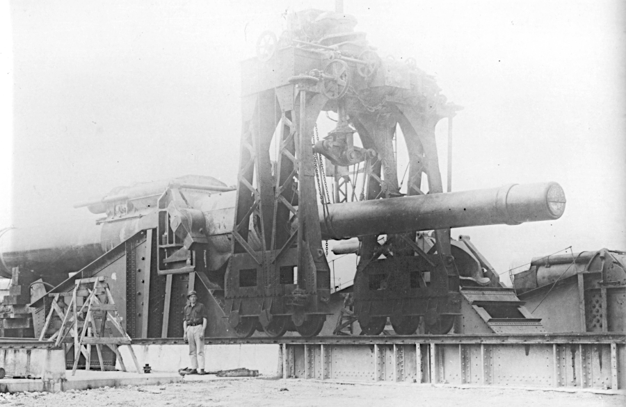 the US Navy assembled its largest gun at Dahlgren, weighing over 275 tons, before the railroad simplified delivery of components