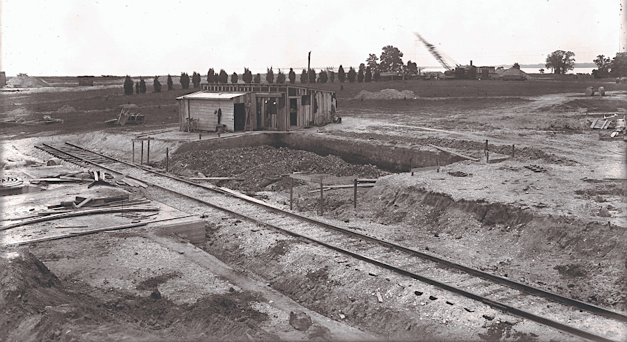 the US Navy built short tracks to carry heavy ordnance, gun barrels, and steel plate from the Potomac River dock to storage and testing sites, before the Government Railroad was completed