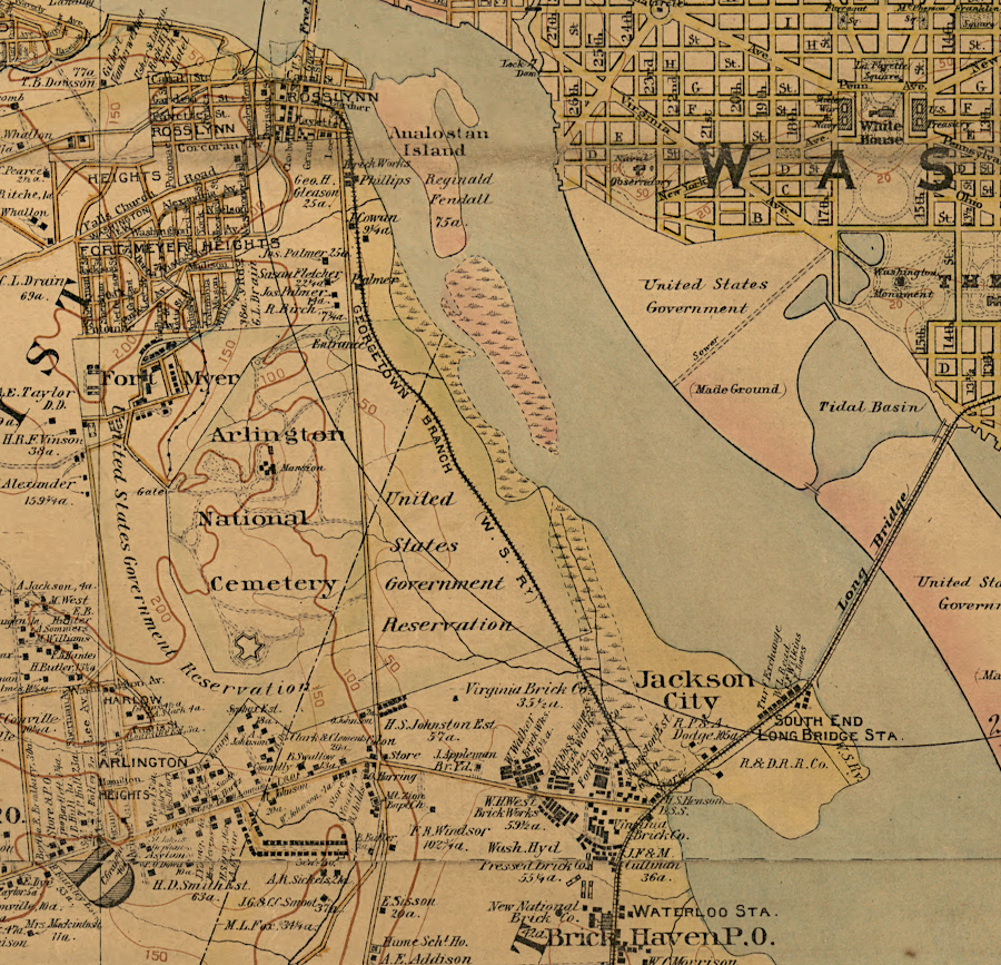 the Pennsylvania Railroad built the Rosslyn Connecting Railroad (labeled Georgetown Branch) to carry freight from industries near Rosslyn to the Washington Southern Railway at Long Bridge