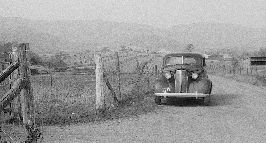 Shenandoah Valley in 1941, with wheat stacks in background