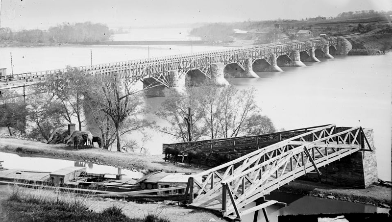looking across Aqueduct Bridge to Arlington County during the Civil War