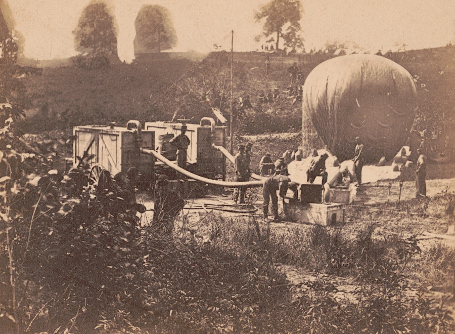 in the Union Army, portable gas generation wagons mixed dilute sulfuric acid and iron filings to generate hydrogen during the Civil War