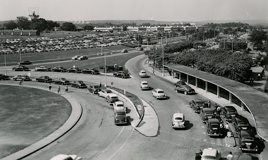 parking at Washington National Airport in 1951