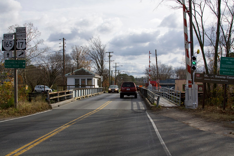 a red light at the Deep Creek Bridge would warn drivers that the bridge was being raised to let a boat pass
