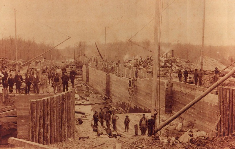 building the South Mills Lock in 1899, at the southern end of the canal