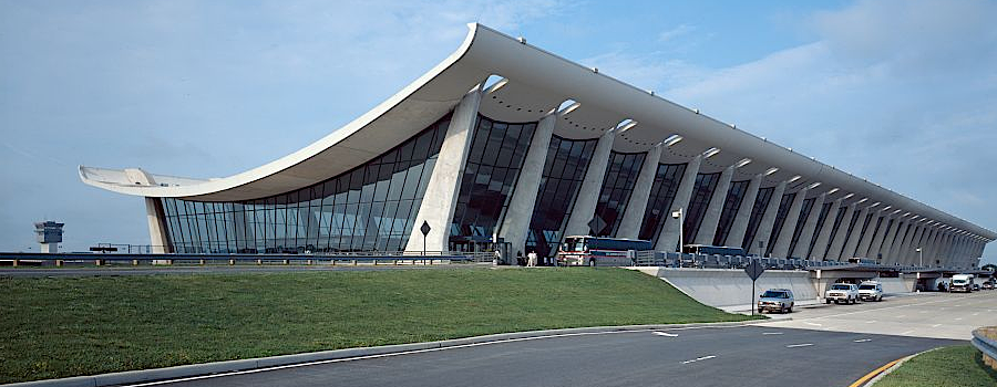 the terminal at Dulles was expanded in 2000 to its present appearance