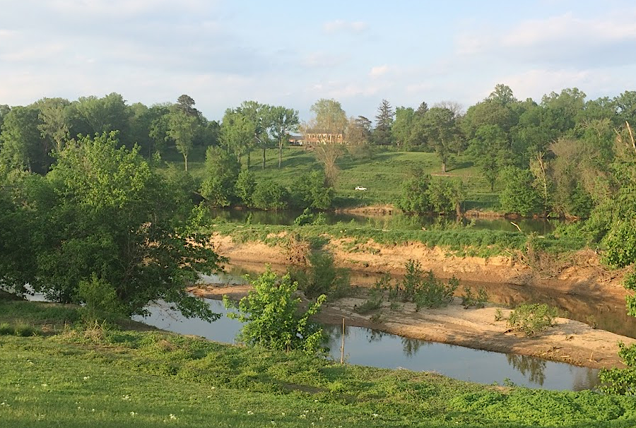restaurants along the Rappahannock River offer views of Chatham Manor in Stafford County