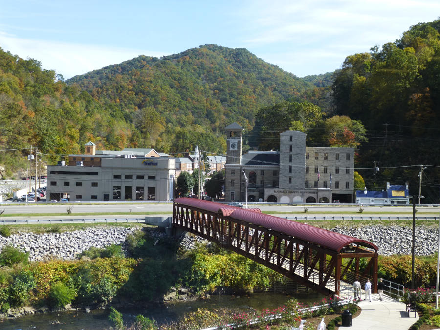 a pedestrian bridge across the Levisa River connected the Grundy Town Center to the Buchanan County Courthouse beyond US 460