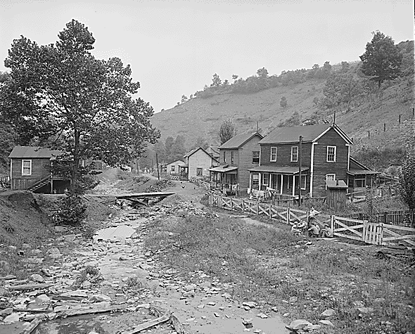 Tazewell County coal miner housing in 1946