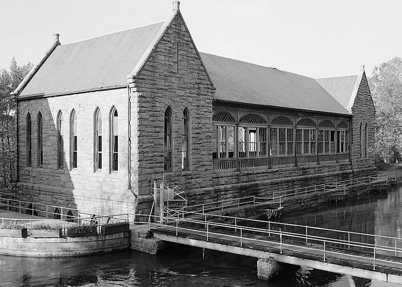 the Byrd Park Pump House was designed with a large pavilion, to provide recreational as well as utility services