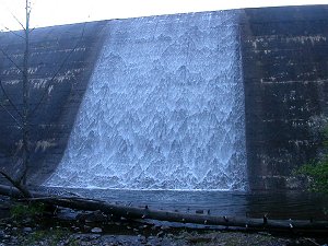 artificial waterfall: dam at Gatewood Reservoir (Pulaski County)